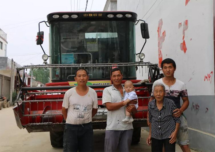 駐馬店苑先生采購鄭州中聯(lián)4HZJ-2500自走式花生撿拾收獲機(jī) 1-1.jpg