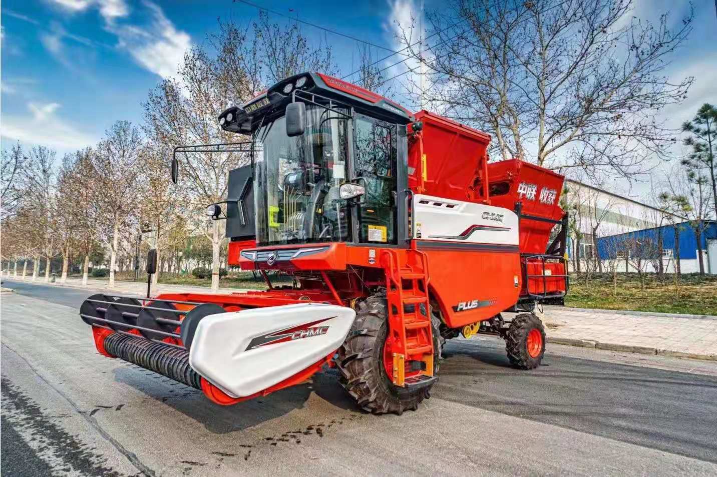 很慶幸,中聯(lián)收獲花生機是我人生中的
臺農機