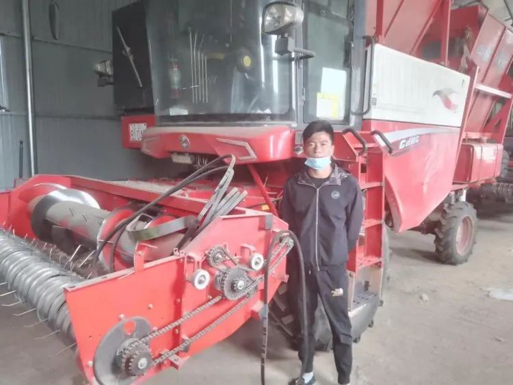 孔慶宇：質量可靠收益高，中聯(lián)收獲花生機是我心目中的
(圖1)