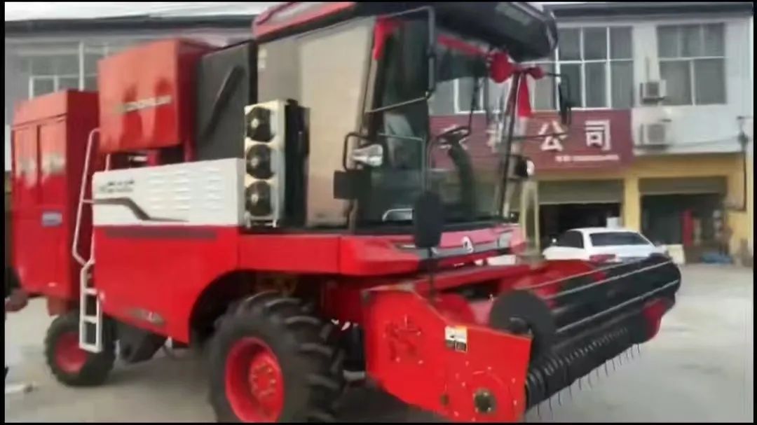 中聯(lián)收獲助力三十年老牌農(nóng)機公司再創(chuàng)輝煌——上蔡瑞豐農(nóng)機張雪飛 821-1.jpg